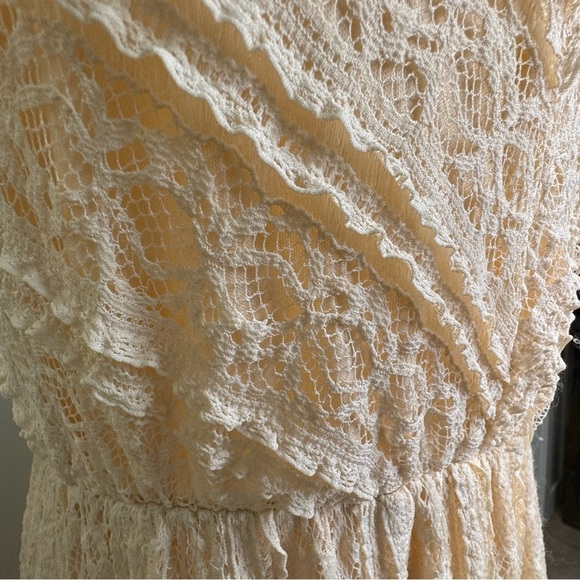 Solitaire Cream Scoop Neck Crochet Maxi Dress Size Medium - Picture 4 of 9